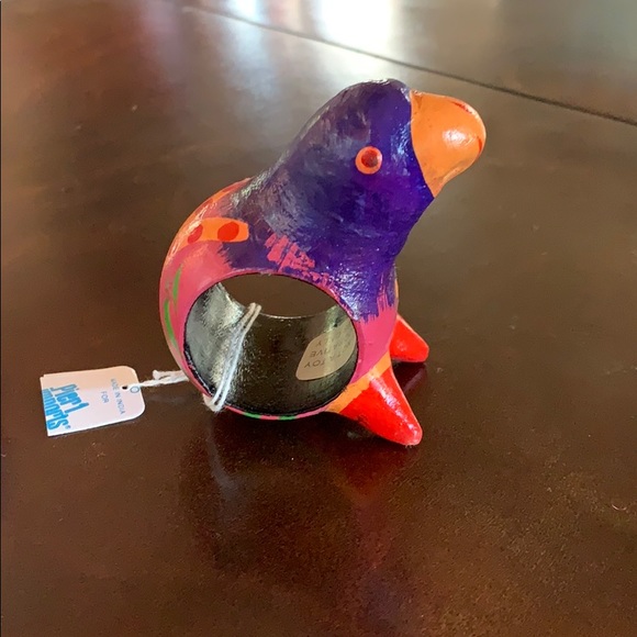 Pier One wooden animal napkin rings - Picture 4 of 9